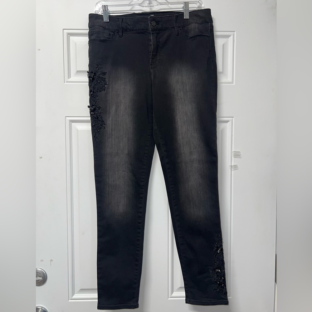 White House Black Market skinny Ankle with sequin detail at hip and ankle 10L